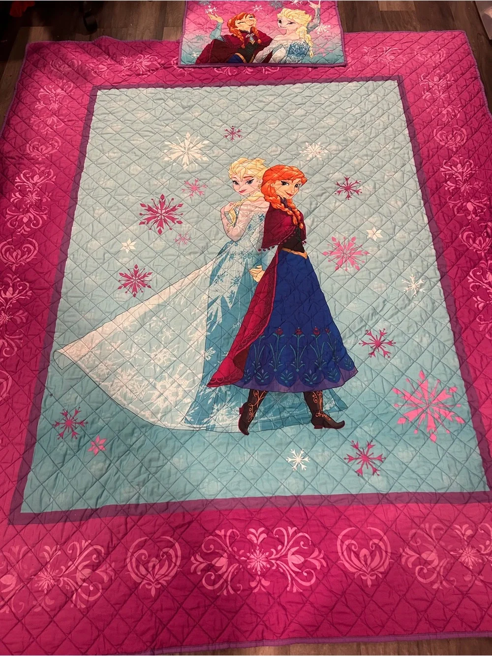 Frozen Girls' Pink & Aqua Quilt Set with Anna and Elsa Design twin 70wx83L